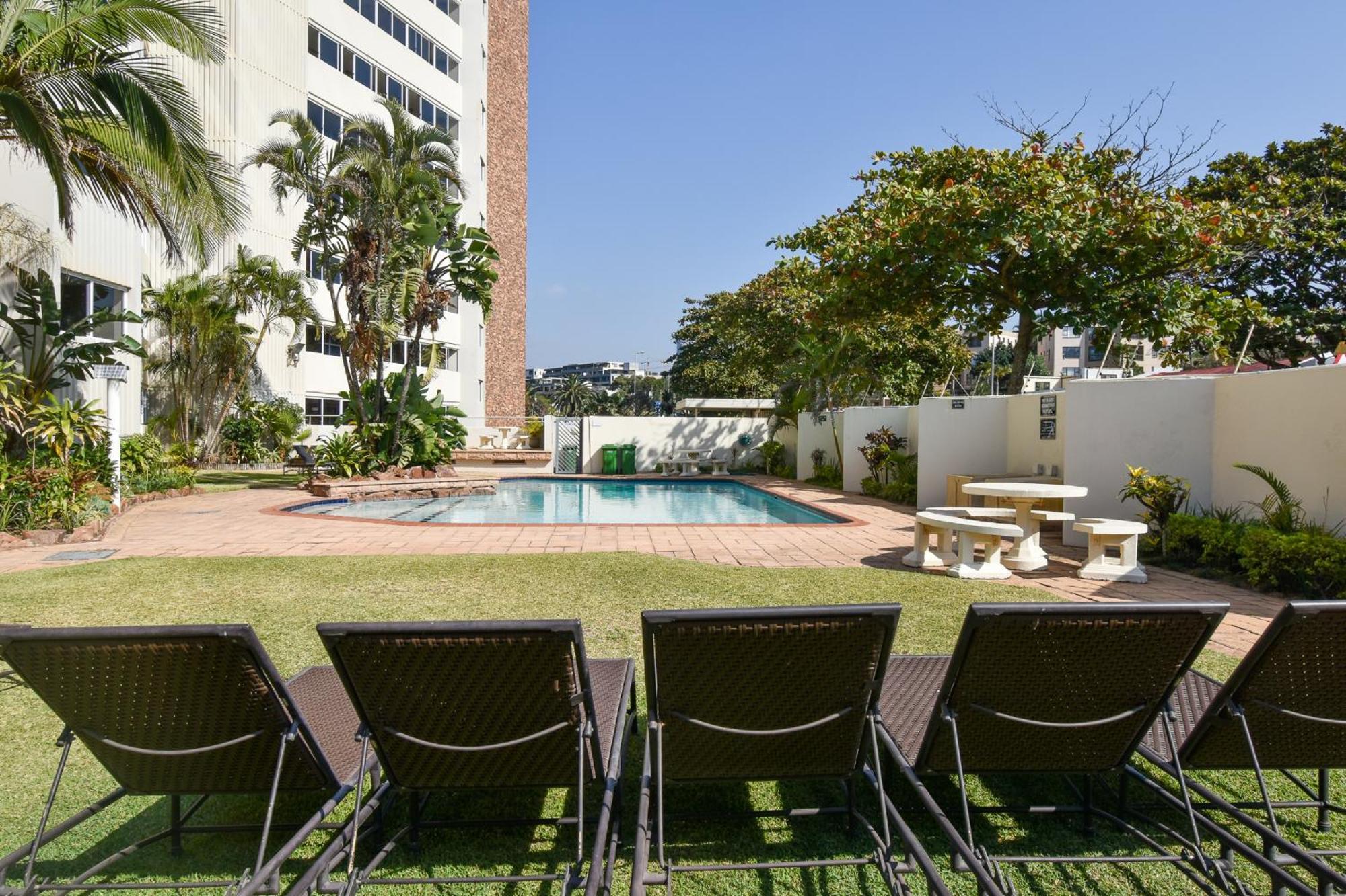 72 Sea Lodge Umhlanga Rocks Дурбан Экстерьер фото